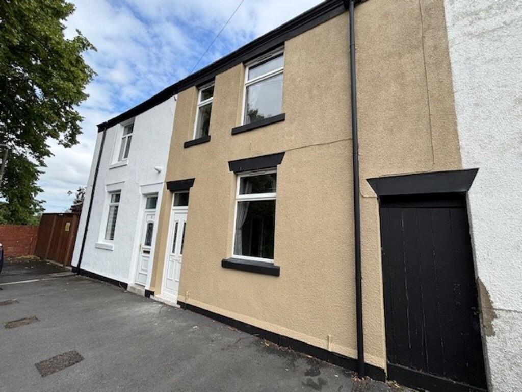 3 bed Mid Terraced House for rent in Kirkham. From Easthams & Co - Fulwood 3 bed Mid Terraced House for rent in Kirkham. From Easthams & Co - Fulwood