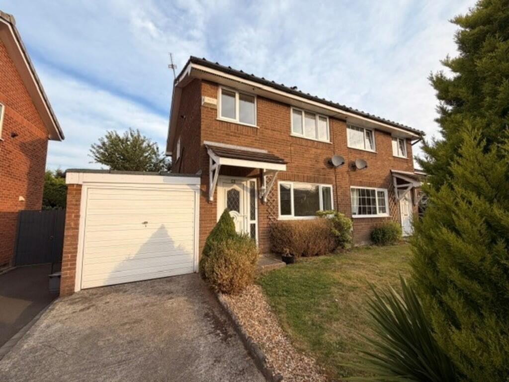 3 bed Semi Detached for rent in Fulwood. From Easthams & Co - Fulwood 3 bed Semi Detached for rent in Fulwood. From Easthams & Co - Fulwood