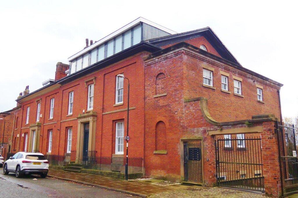 2 bed 1st Floor Flat for rent in Lower Penwortham. From Easthams & Co - Fulwood