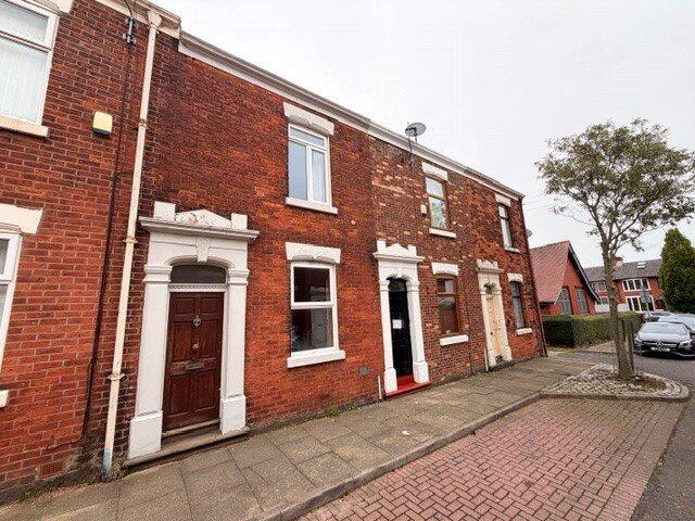 2 bed Mid Terraced House for rent in Preston. From Easthams & Co - Fulwood