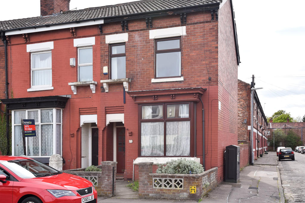 4 bed Mid Terraced House for rent in Manchester. From Leaders Ltd