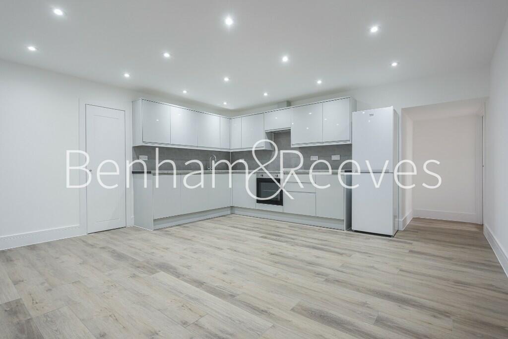 2 bed Apartment for rent in Clapham. From Benham and Reeves Residential Lettings