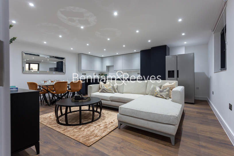 4 bed Apartment for rent in Acton. From Benham and Reeves Residential Lettings