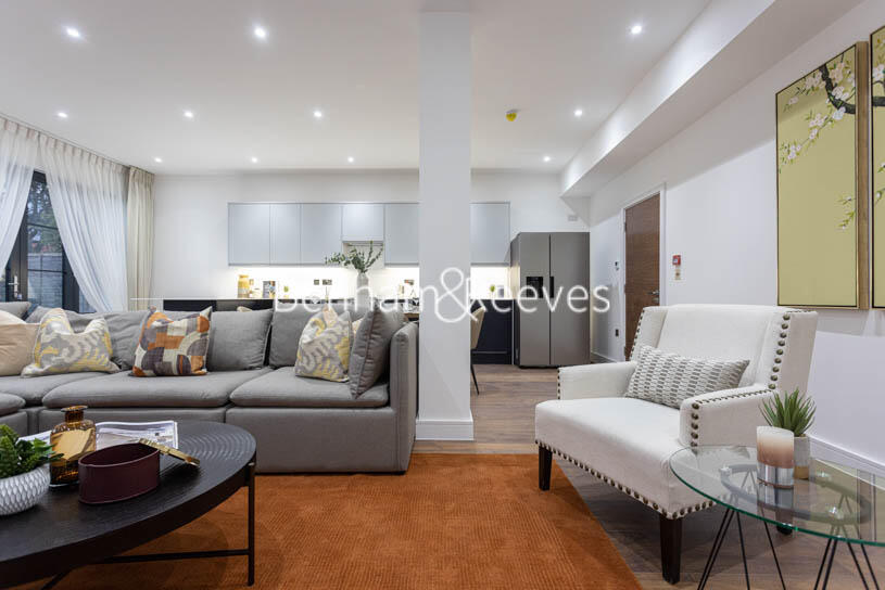 4 bed Apartment for rent in Acton. From Benham and Reeves Residential Lettings