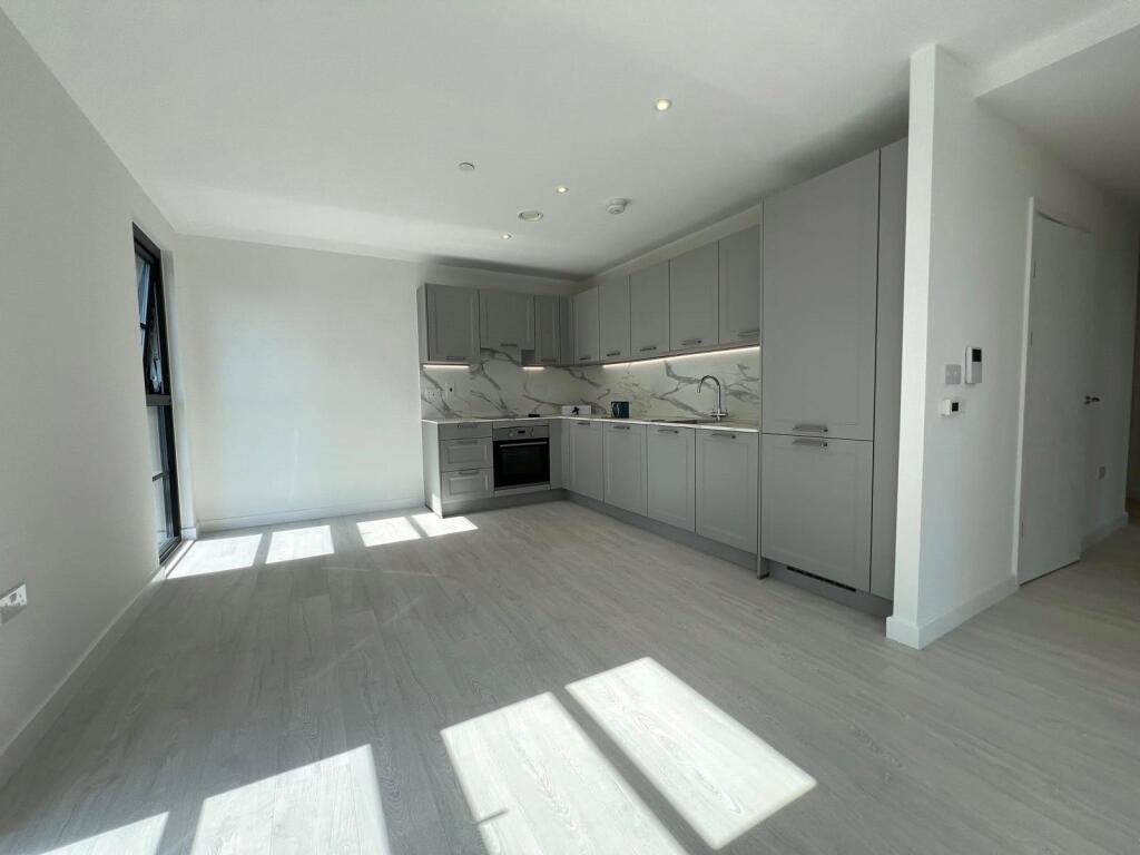 2 bed Apartment for rent in New Malden. From Benham & Reeves - Hammersmith - Hammersmith