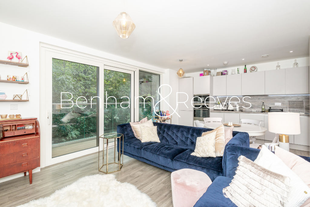 2 bed Apartment for rent in . From Benham & Reeves - Surrey Quays - Surrey Quays