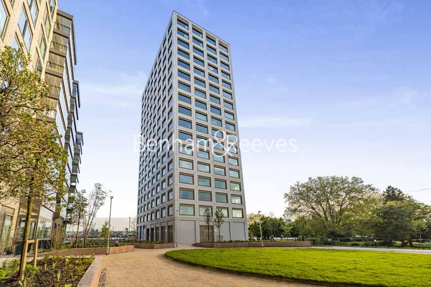 3 bed Apartment for rent in Woolwich. From Benham & Reeves - Surrey Quays - Surrey Quays 3 bed Apartment for rent in Woolwich. From Benham & Reeves - Surrey Quays - Surrey Quays