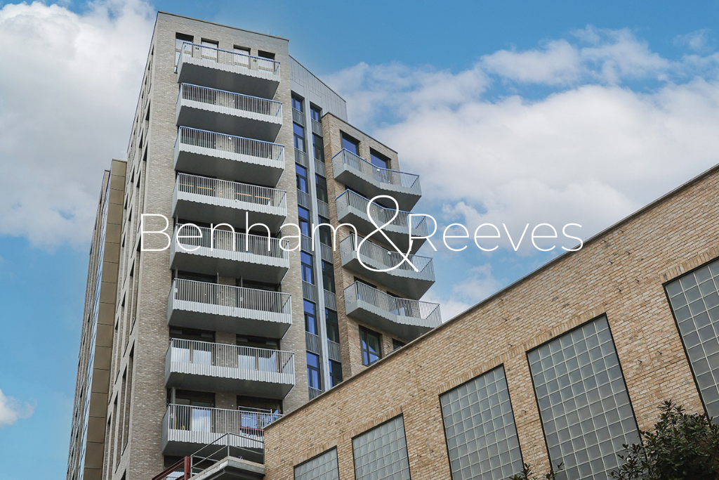 3 bed Apartment for rent in Islington. From Benham & Reeves - Surrey Quays - Surrey Quays