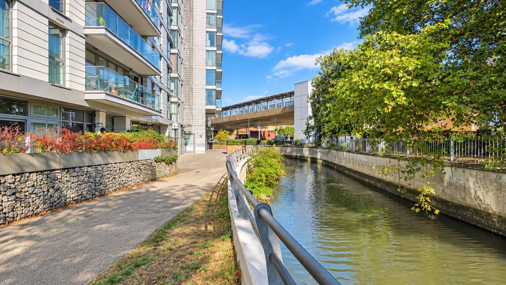 1 bed Apartment for rent in Deptford. From Benham & Reeves - Surrey Quays - Surrey Quays