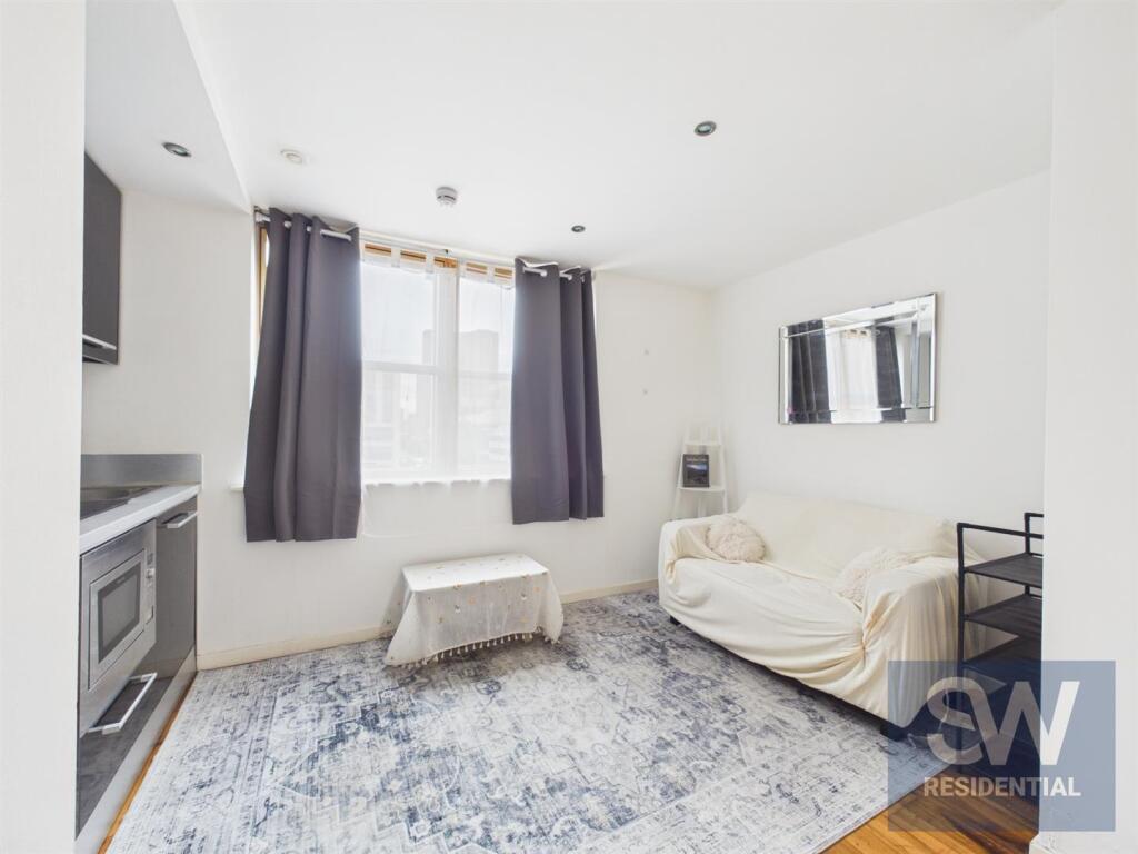 4 bed Studio for rent in Leeds. From Sanderson Weatherall - Leeds
