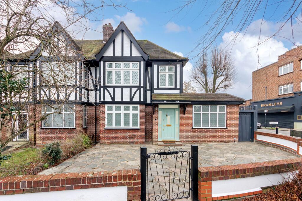 4 bed Semi Detached for rent in Southgate. From Barnard Cook - North London 4 bed Semi Detached for rent in Southgate. From Barnard Cook - North London