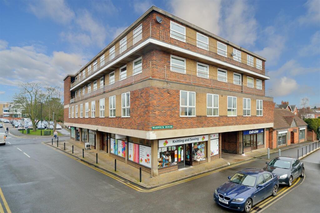 3 bed Apartment for rent in Kenilworth. From Boothroyd & Company - Kenilworth