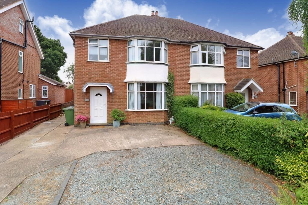 3 bed Semi Detached for rent in Cubbington. From Boothroyd & Company - Kenilworth 3 bed Semi Detached for rent in Cubbington. From Boothroyd & Company - Kenilworth