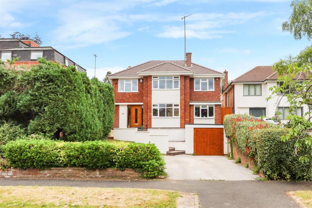 4 bed Detached for rent in Kenilworth. From Boothroyd & Company - Kenilworth