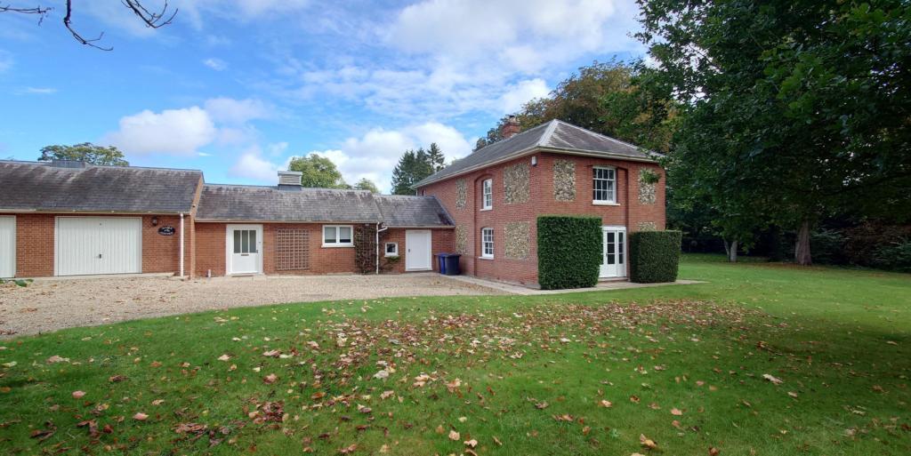 4 bed Link detached for rent in Horringer. From Hazells - Bury St Edmunds