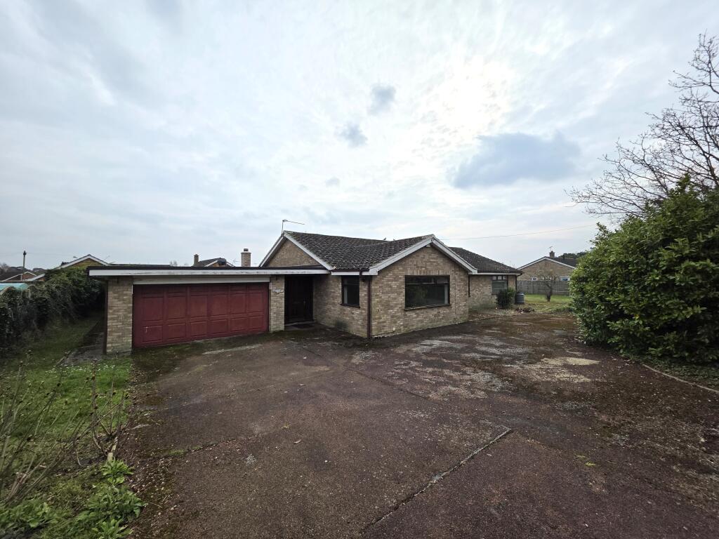 5 bed Detached bungalow for rent in Lakenheath. From Hazells - Bury St Edmunds