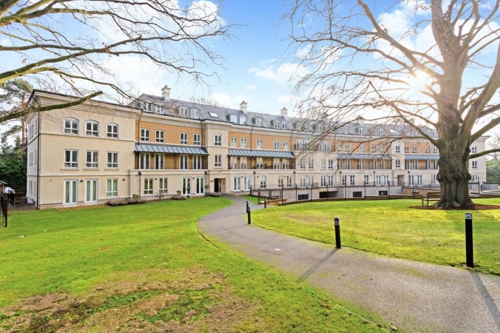 2 bed Apartment for rent in Pyrford. From Hamptons - Weybridge