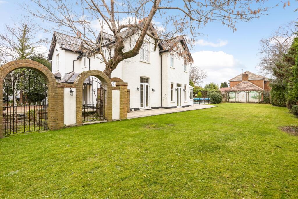 4 bed Detached for rent in Walton-on-Thames. From Hamptons - Weybridge