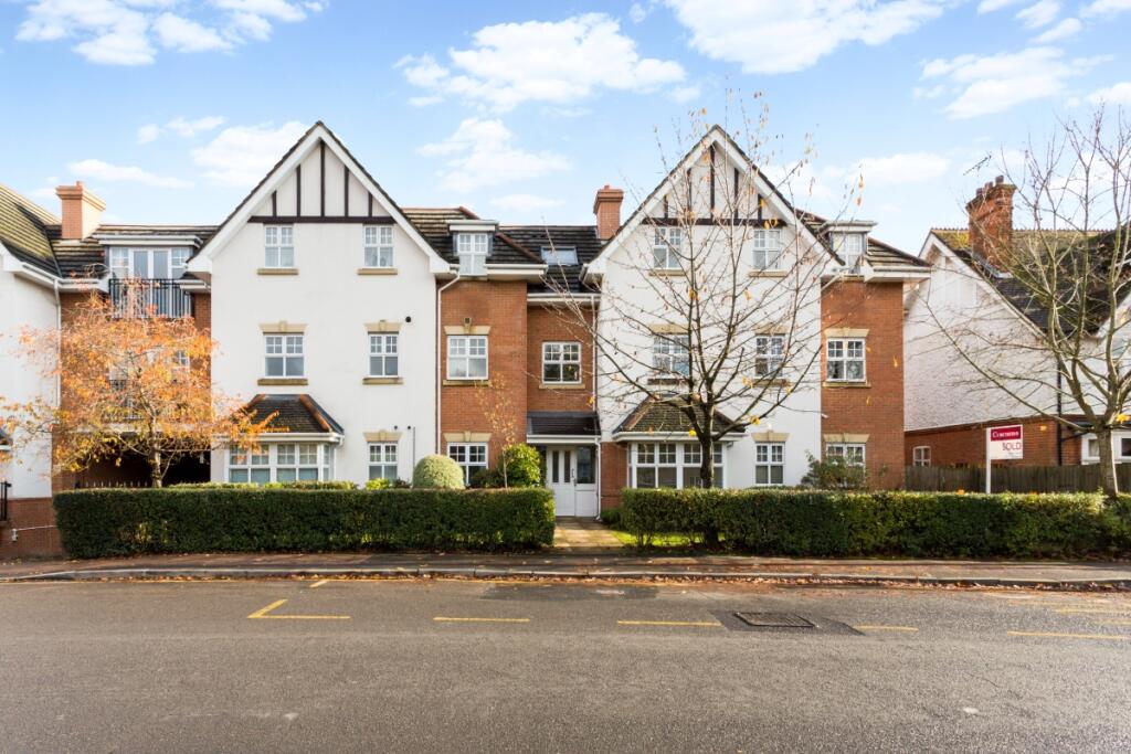 2 bed Apartment for rent in Pyle Hill. From Hamptons - Weybridge