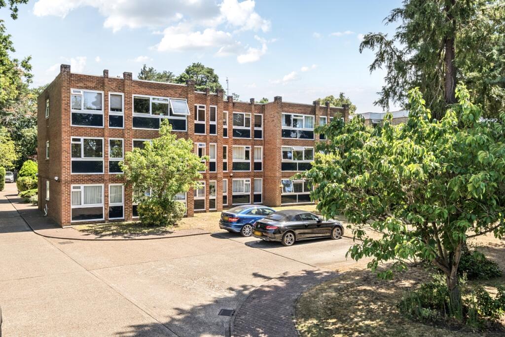 2 bed Apartment for rent in Weybridge. From Hamptons - Weybridge