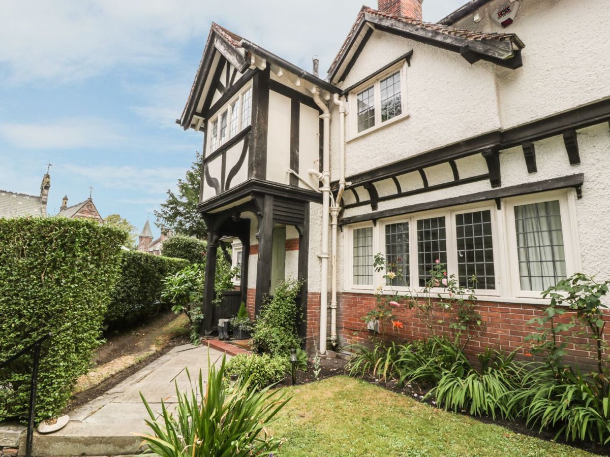 3 bed Cottage for rent in Thornton Hough. From Bailey and Staples Property Specialists