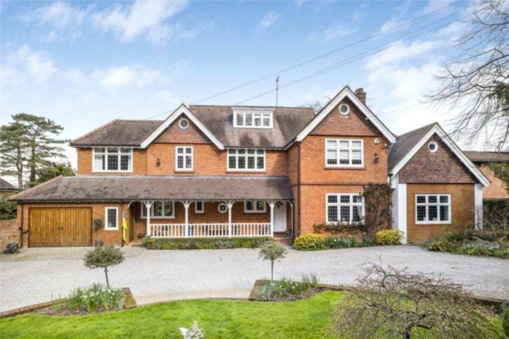 6 bed Detached House for rent in Elstree. From Martin Allsuch & Co