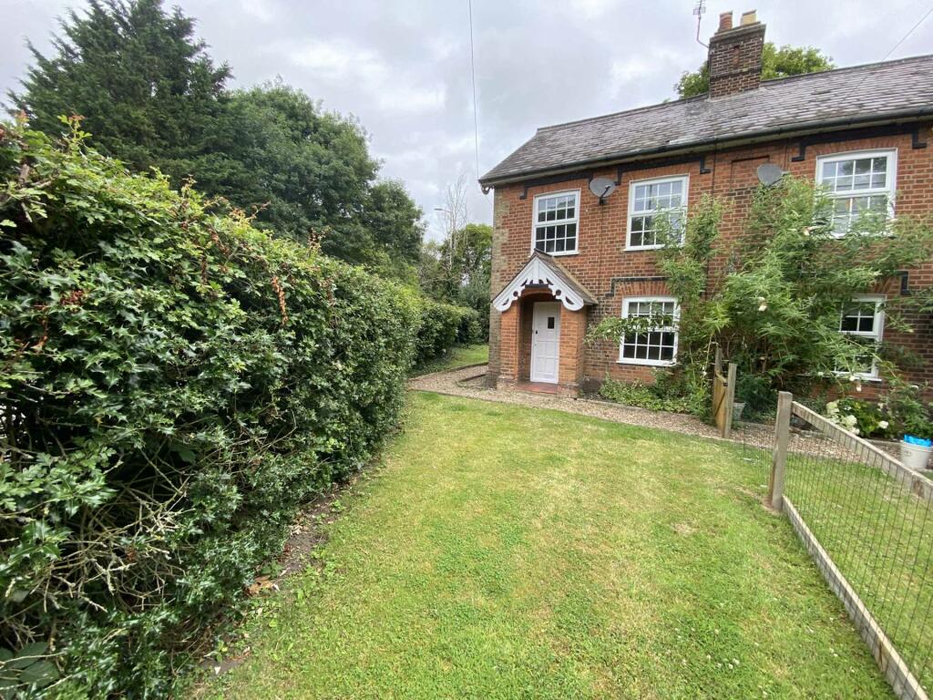 2 bed Cottage for rent in Elstree. From Martin Allsuch & Co