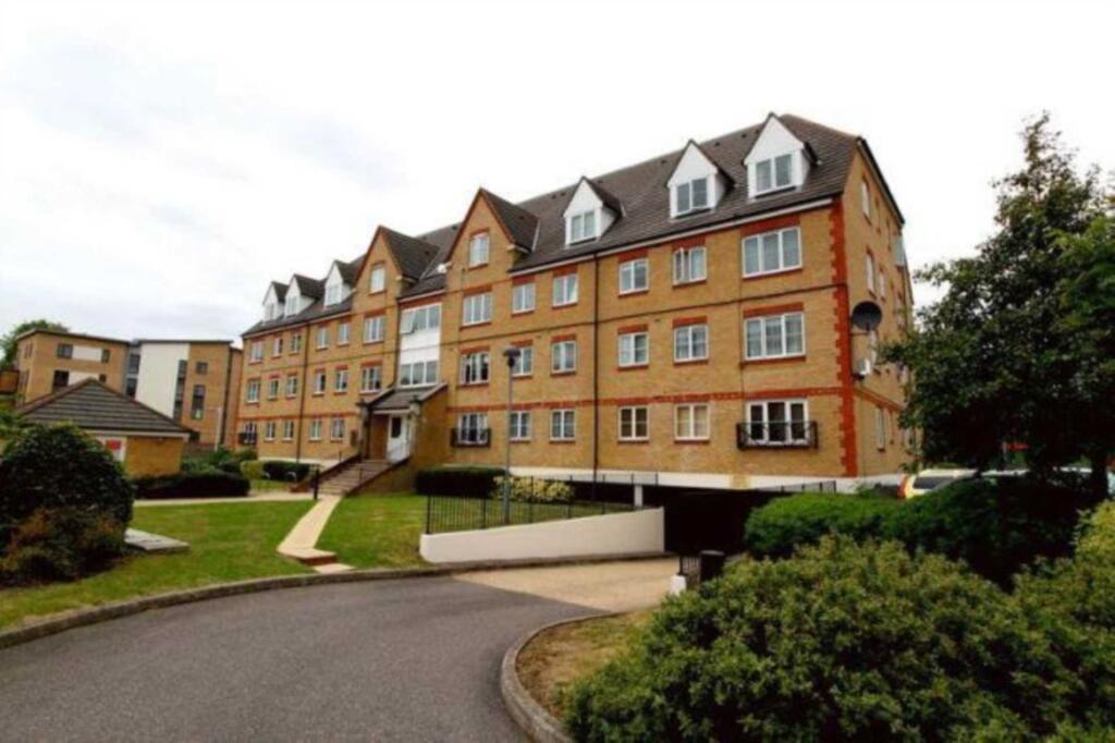 2 bed 1st Floor Flat for rent in Borehamwood. From Martin Allsuch - Elstree - Sales