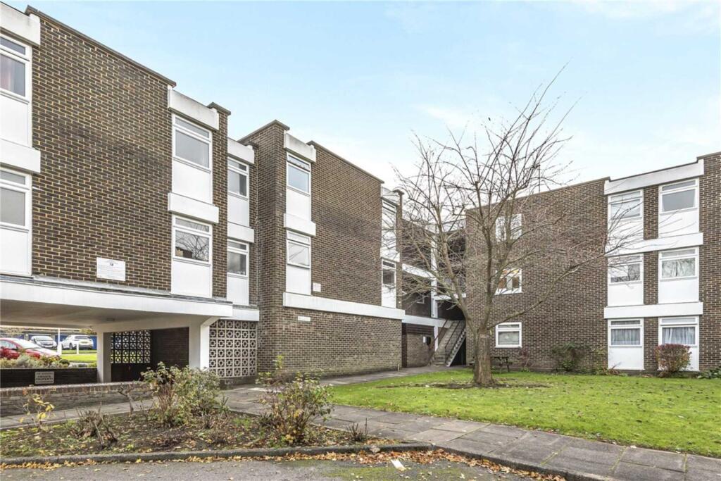 2 bed 1st Floor Flat for rent in Borehamwood. From Martin Allsuch - Elstree - Sales