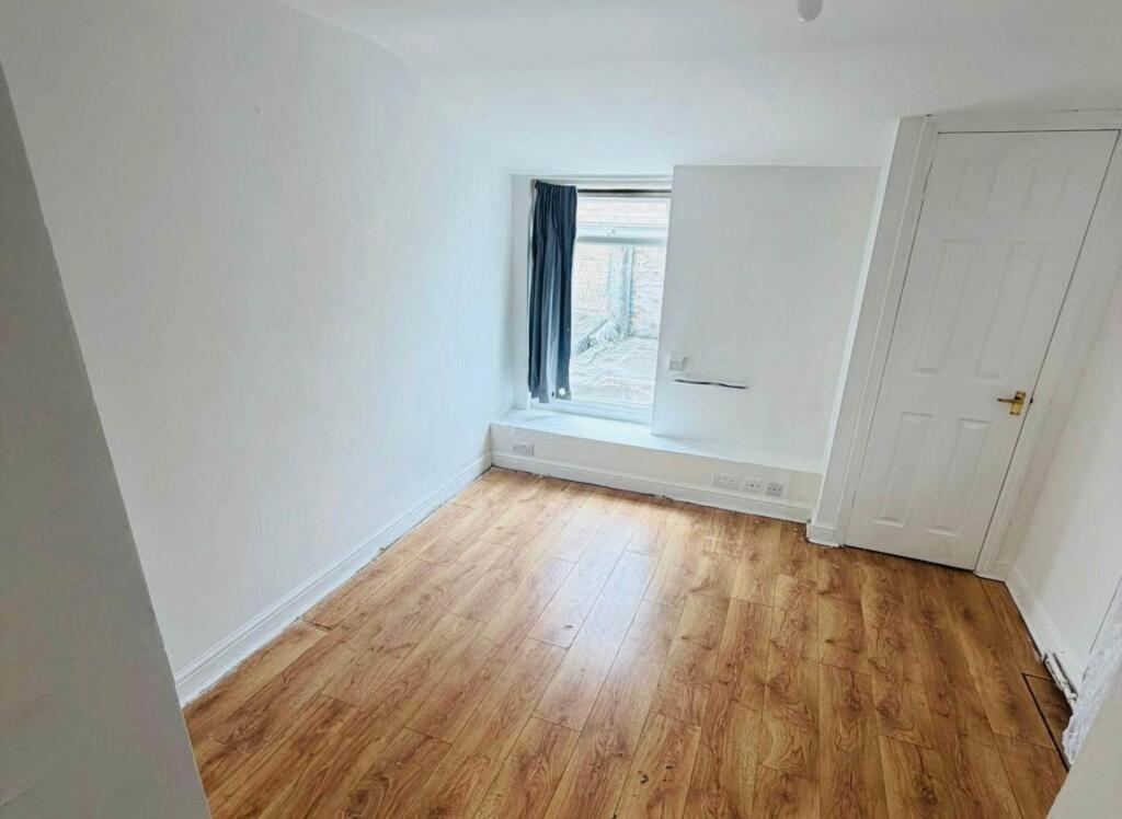 1 bed 1st Floor Flat for rent in Radlett. From Martin Allsuch - Elstree - Sales