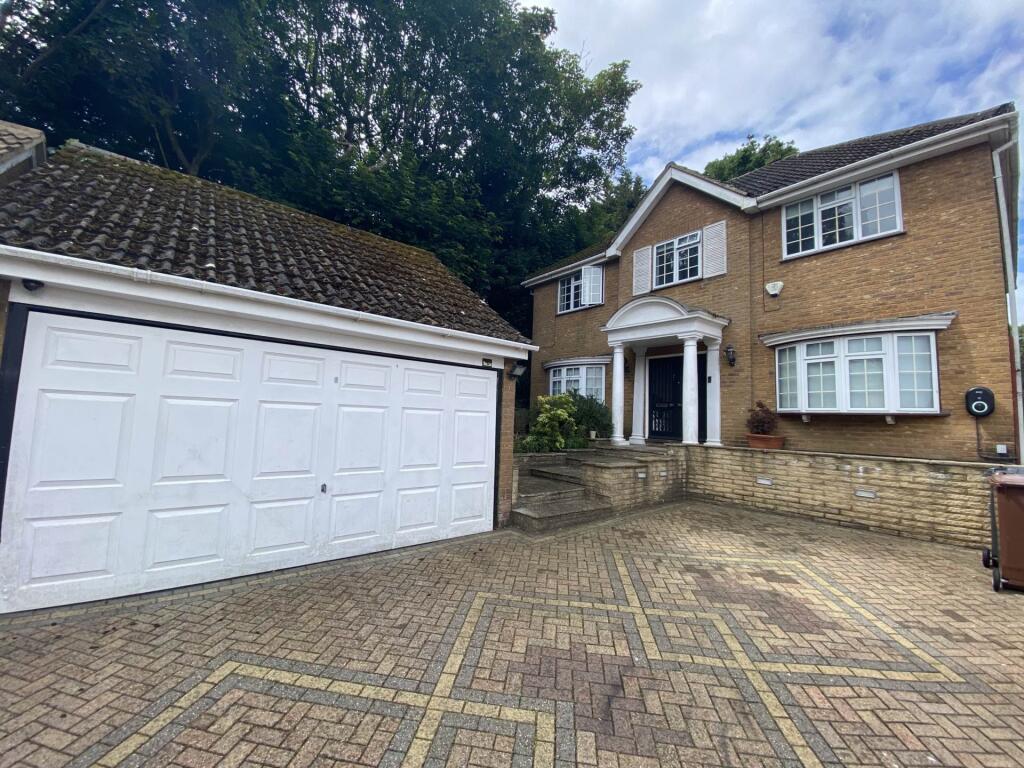 5 bed Detached for rent in Elstree. From Martin Allsuch - Elstree - Sales