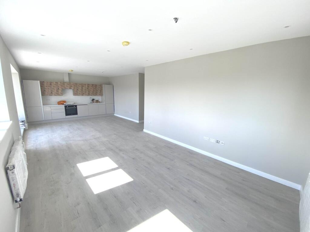 2 bed 1st Floor Flat for rent in Borehamwood. From Martin Allsuch - Elstree - Sales