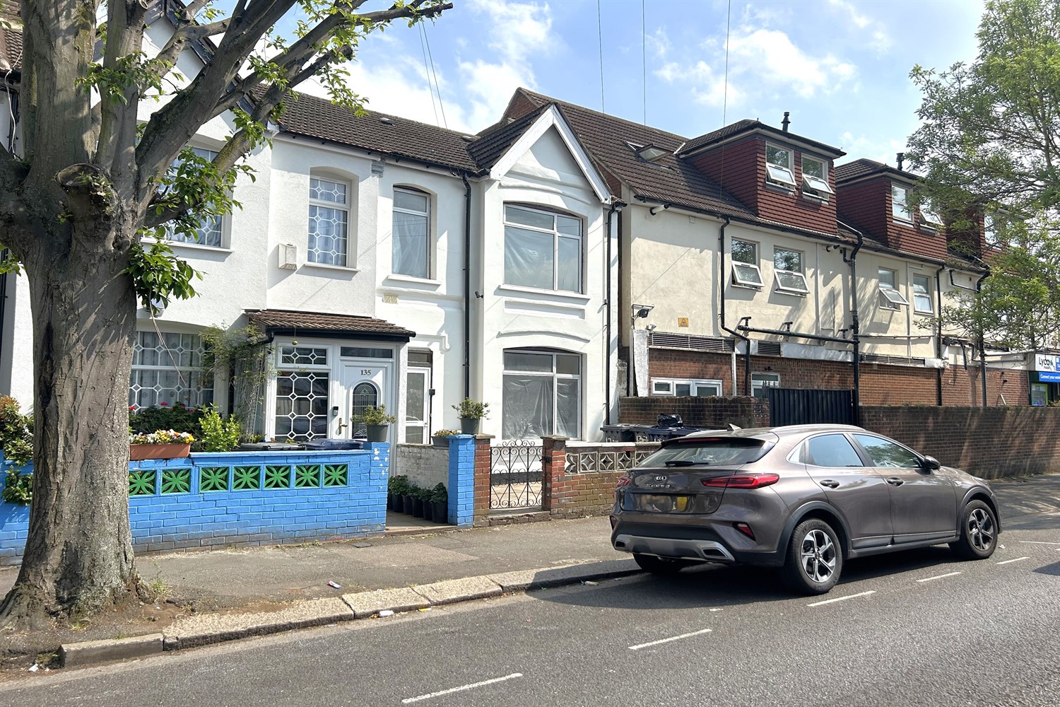 4 bed Mid Terraced House for rent in Southall. From Henry Wiltshire - Hayes and Harlington