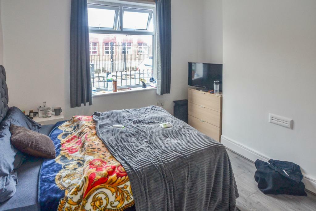 4 bed Mid Terraced House for rent in Salford. From Nicholas Humphreys - Manchester