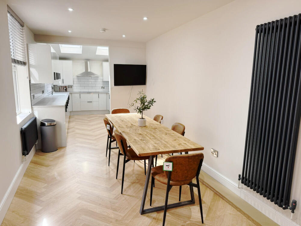 6 bed Mid Terraced House for rent in Manchester. From Nicholas Humphreys - Manchester