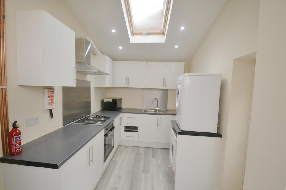 5 bed Mid Terraced House for rent in Manchester. From Nicholas Humphreys - Manchester