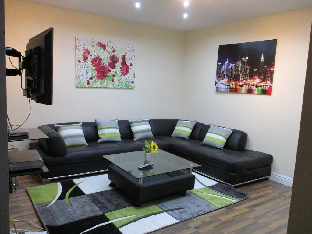 6 bed Mid Terraced House for rent in Manchester. From Nicholas Humphreys - Manchester