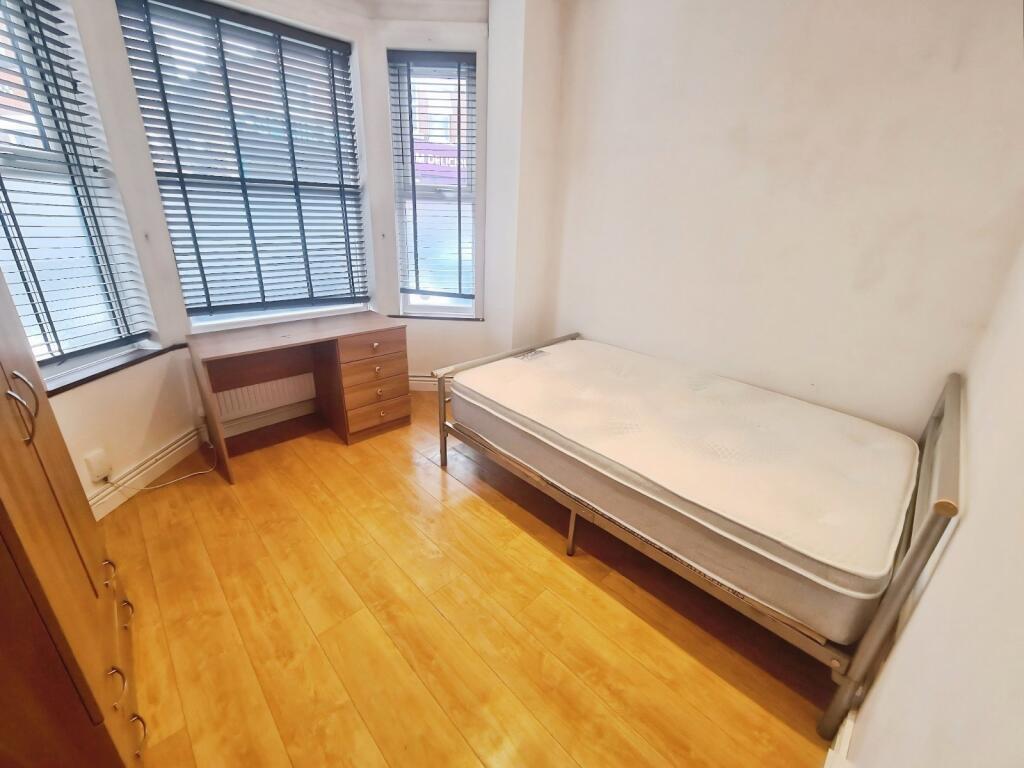 6 bed Semi Detached for rent in Manchester. From Nicholas Humphreys - Manchester