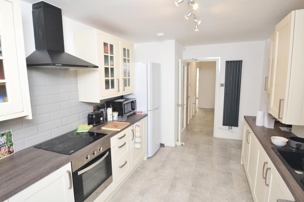5 bed Mid Terraced House for rent in Manchester. From Nicholas Humphreys - Manchester