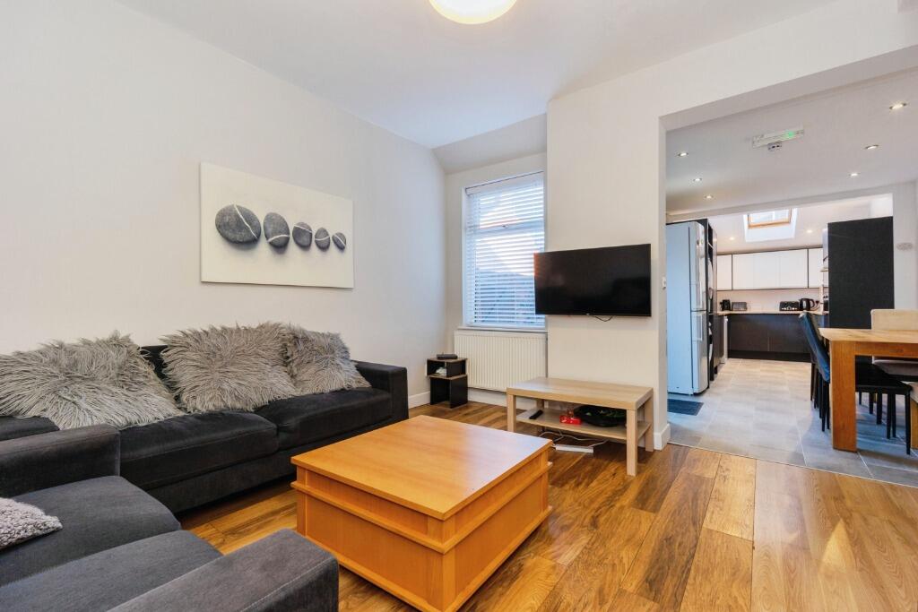 5 bed Mid Terraced House for rent in Manchester. From Nicholas Humphreys - Manchester