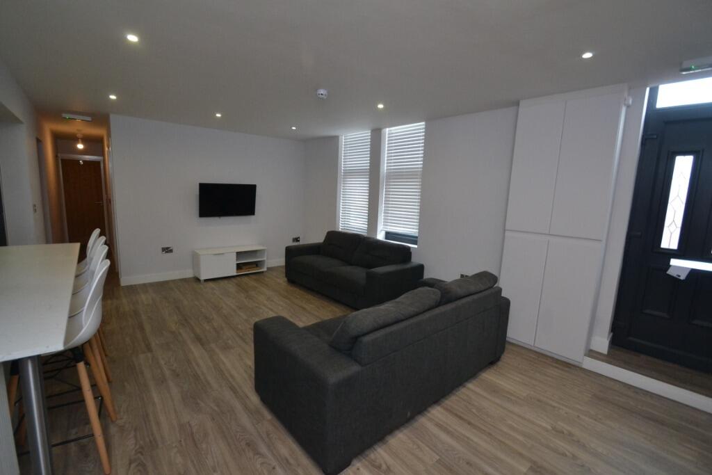 6 bed 1st Floor Flat for rent in Manchester. From Nicholas Humphreys - Manchester