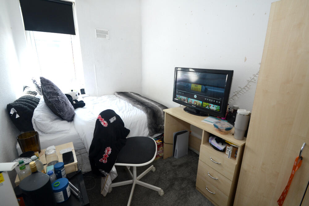 4 bed Mid Terraced House for rent in Manchester. From Nicholas Humphreys - Manchester