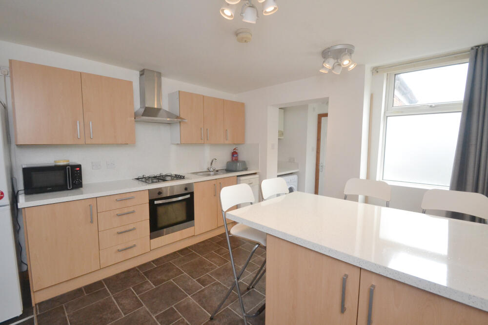 3 bed Mid Terraced House for rent in Manchester. From Nicholas Humphreys - Manchester