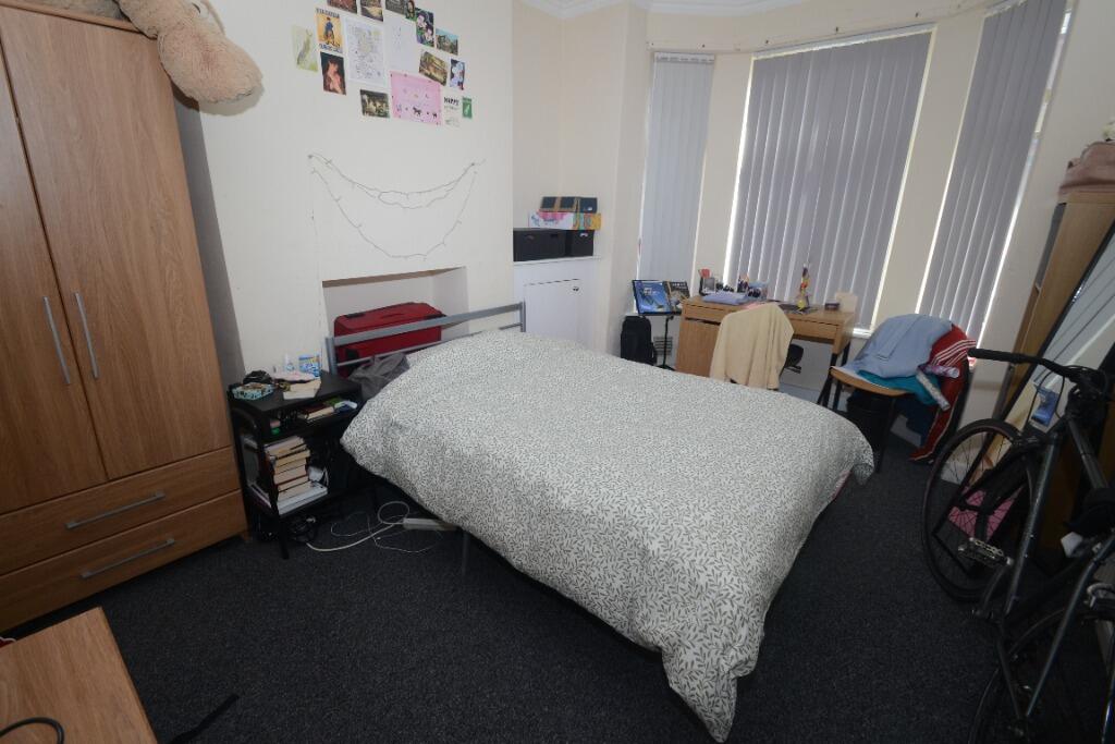 3 bed Mid Terraced House for rent in Manchester. From Nicholas Humphreys - Manchester