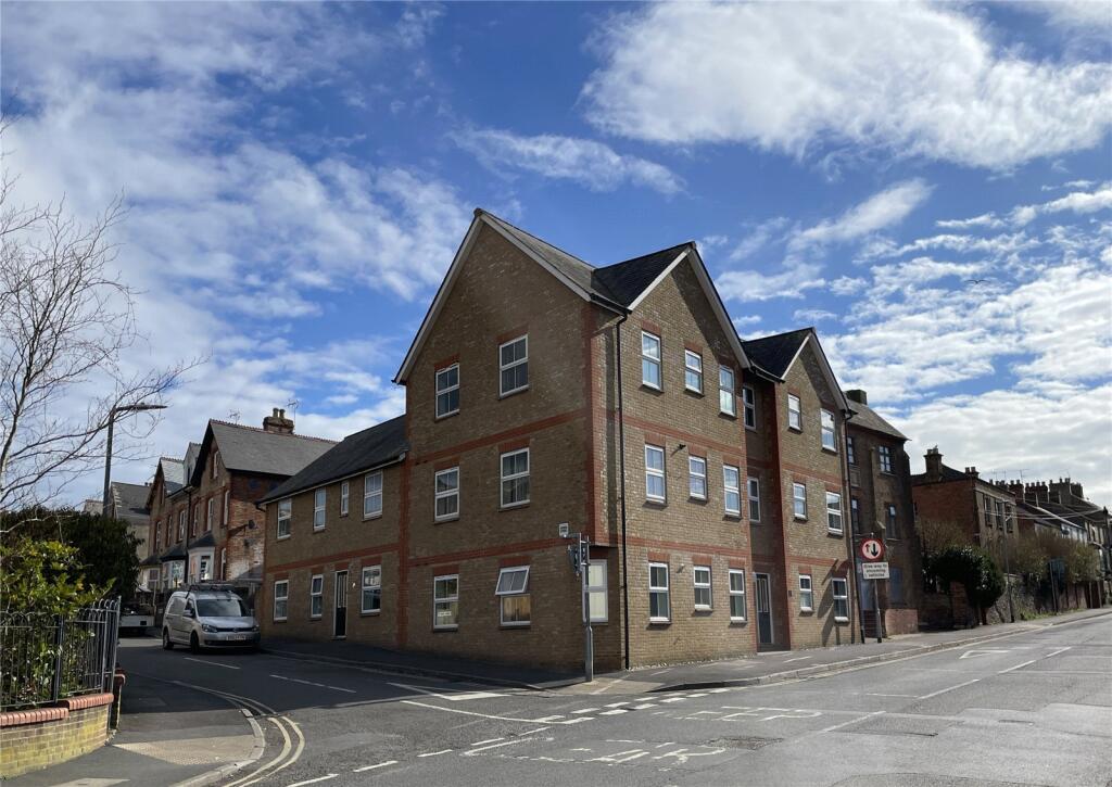 2 bed Apartment for rent in Taunton. From Greenslade Taylor Hunt - Taunton 2 bed Apartment for rent in Taunton. From Greenslade Taylor Hunt - Taunton