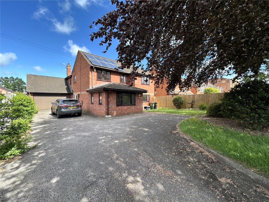 4 bed Detached for rent in Staplegrove. From Greenslade Taylor Hunt - Taunton