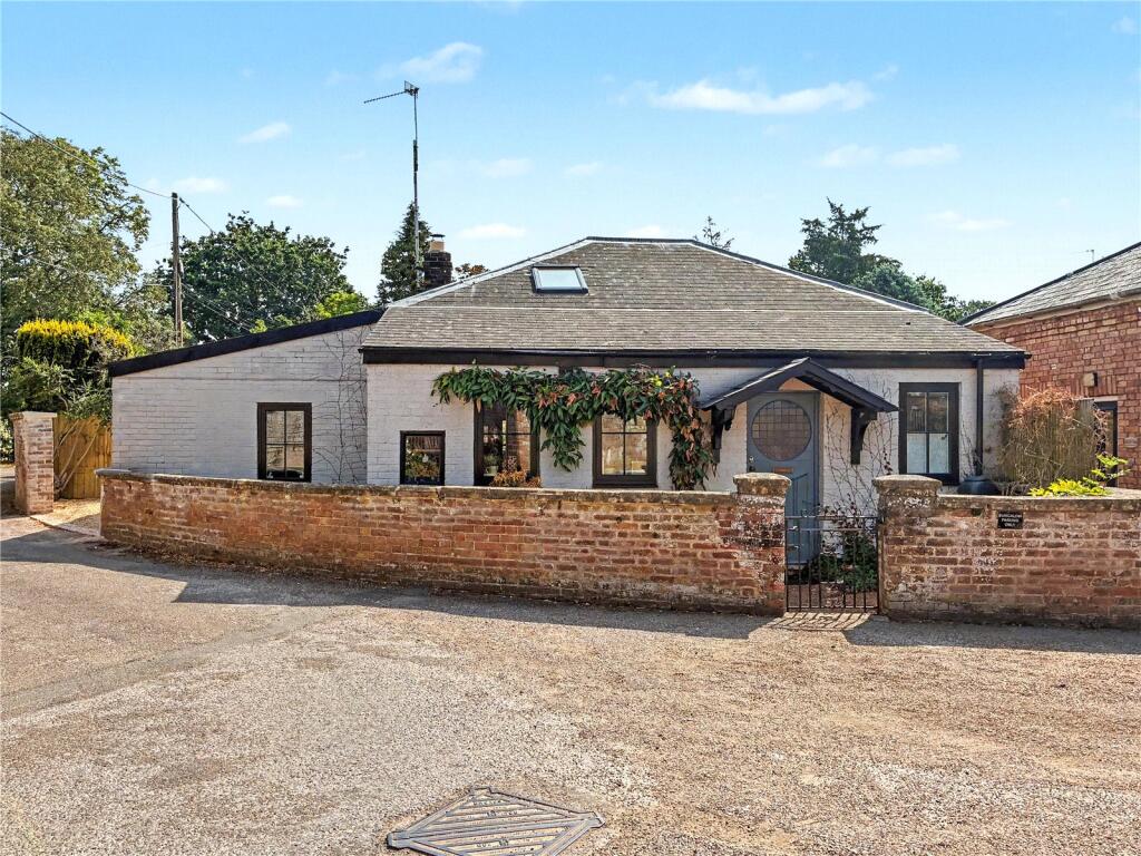 3 bed Bungalow for rent in Bradford-on-Tone. From Greenslade Taylor Hunt - Taunton