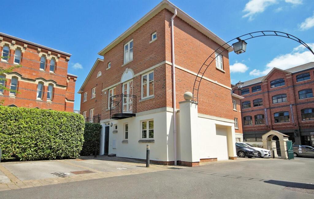 3 bed Semi Detached for rent in Cheltenham. From Morgan Associates - Cheltenham - Lettings