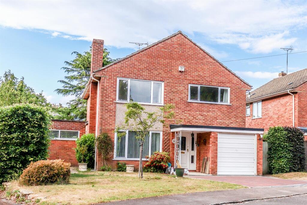 4 bed Detached for rent in Leckhampton Hill. From Morgan Associates - Cheltenham - Lettings