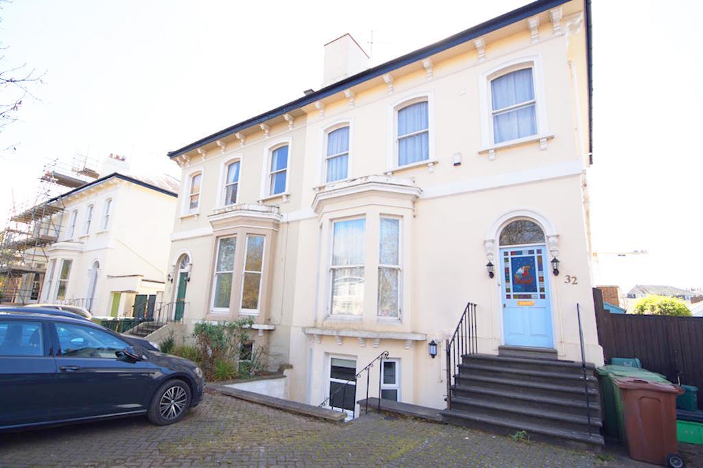 2 bed 1st Floor Flat for rent in Cheltenham. From Morgan Associates - Cheltenham - Lettings 2 bed 1st Floor Flat for rent in Cheltenham. From Morgan Associates - Cheltenham - Lettings